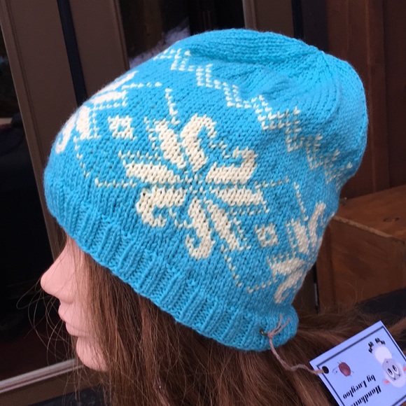 Hand Knit Nordic Hat/Toque - Picture 1 of 6
